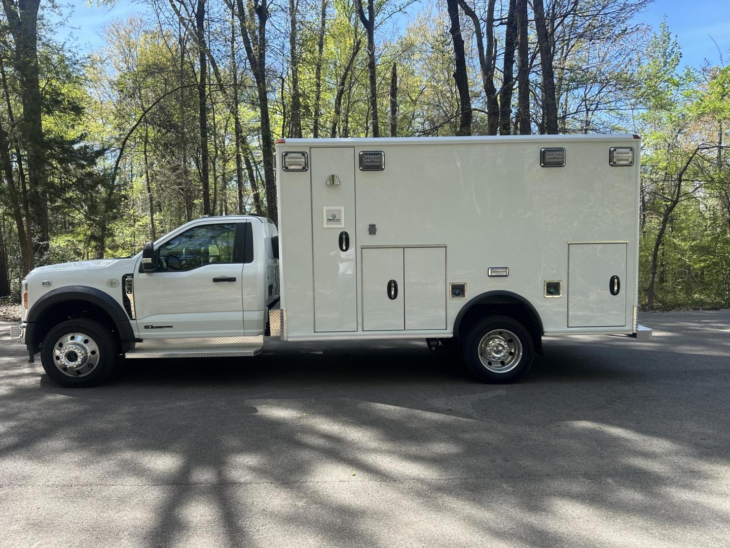 2025 White FORD Remount - Photo#1