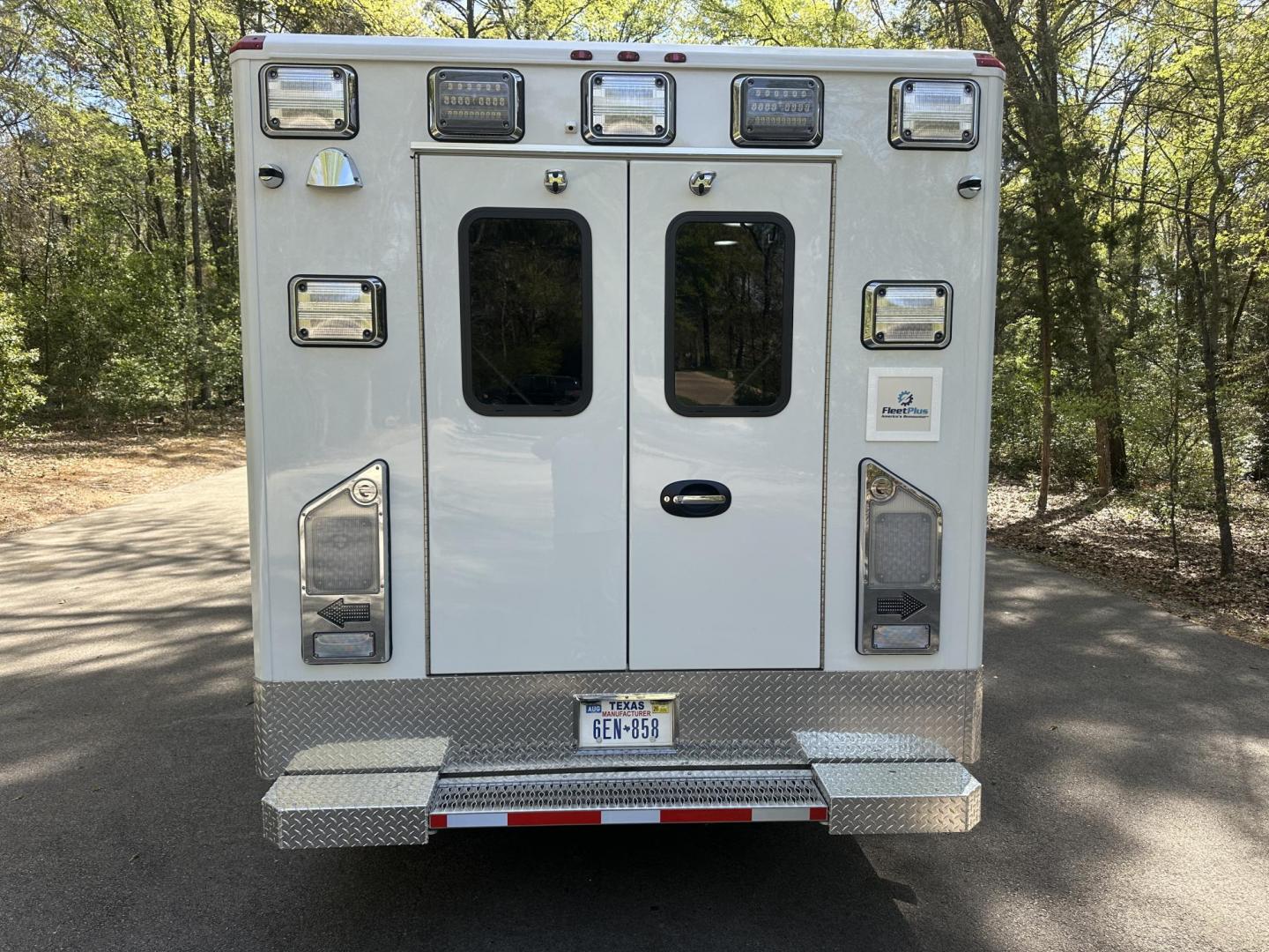 2025 White FORD Remount - Photo#7